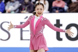 　ジュニア女子ＳＰ　演技する島田麻央＝ＩＧアリーナ