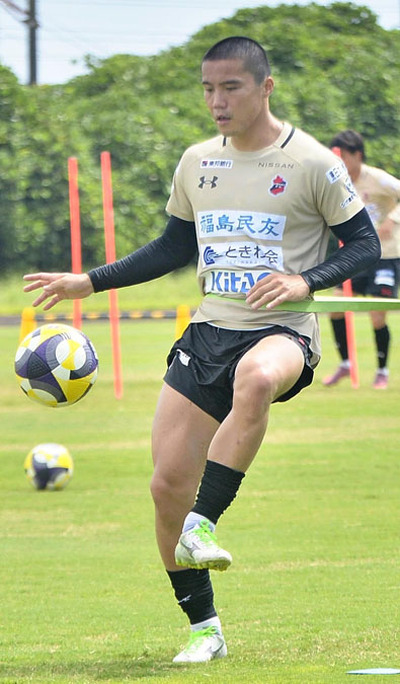 名倉選手を応援しようと坊主にしたＤＦ白井選手