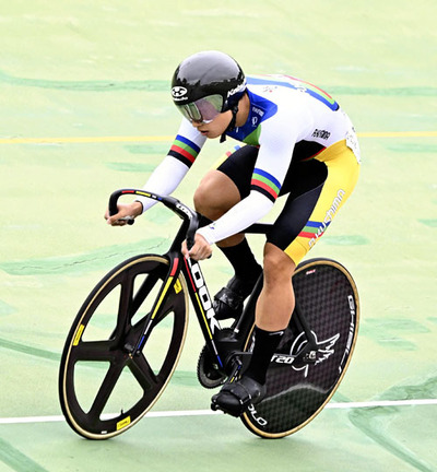 【自転車男子Ａケイリン決勝】力強い加速で準優勝の力走をみせた吉田唯斗＝京都向日町競輪場