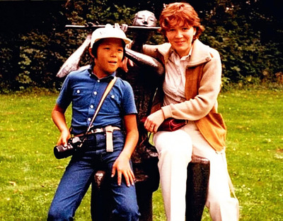 家族旅行でドイツを訪れた中学１年の私（左）。カメラにはあまり興味を持たず、野球に夢中な少年時代だった