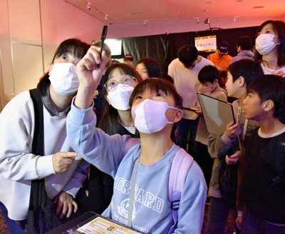 体験型の謎解きゲームを通して大地震発生時の対応を学んだ参加者