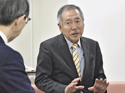 内堀知事と会談する荻生会長