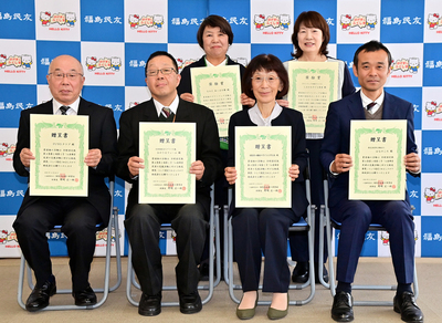 民友愛の事業団から助成金などを受けた各団体の代表者