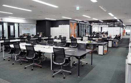 　ＴＤＭに応じ、閑散とするリクシルのオフィス＝９月、大阪市住之江区