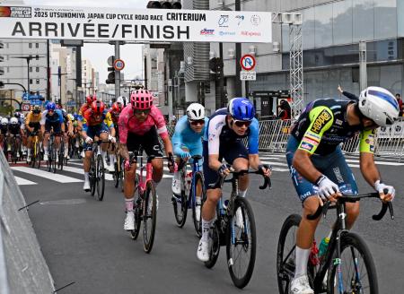 　宇都宮ジャパンカップサイクルロードレースの前哨戦＝１８日午後、宇都宮市
