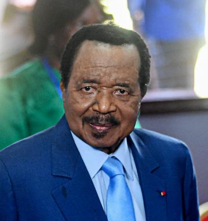 カメルーンのビヤ大統領=12日、カメルーン首都ヤウンデ(共同)