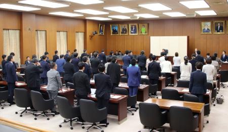 　高次脳機能障害者の支援法案の本会議提出を決めた衆院厚労委＝５日午前